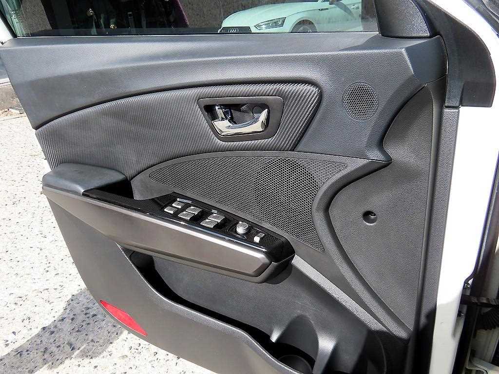 Ssangyong Tivoli - Vista 11