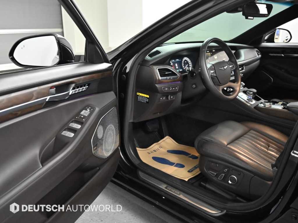 Genesis G90 - Vista 11