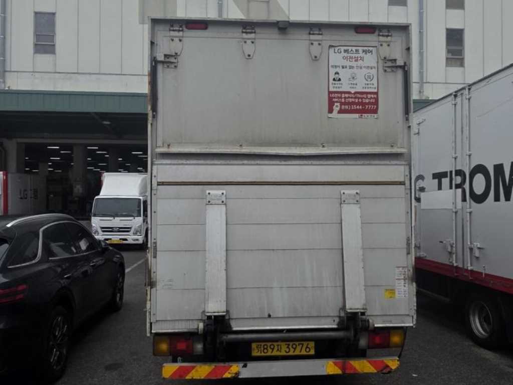 medium and large cargo truck - Vista 4