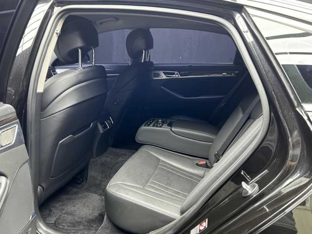 Genesis G80 - Vista 6