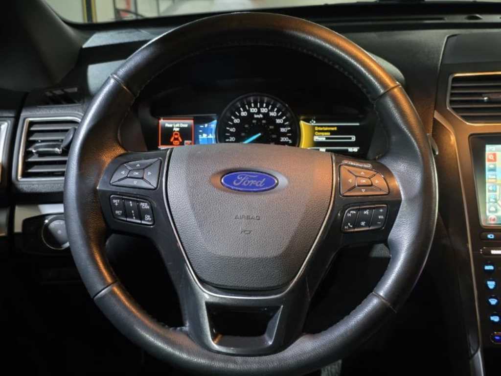 Ford Explorer - Vista 11