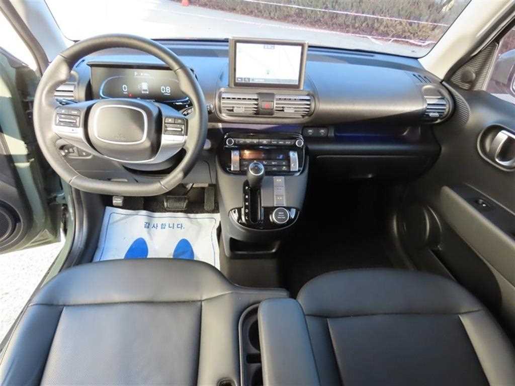 HYUNDAI Casper - Vista 9