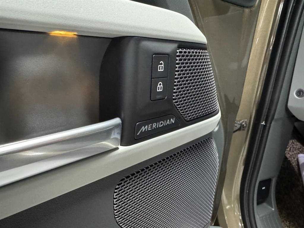 Land Rover Defender - Vista 7