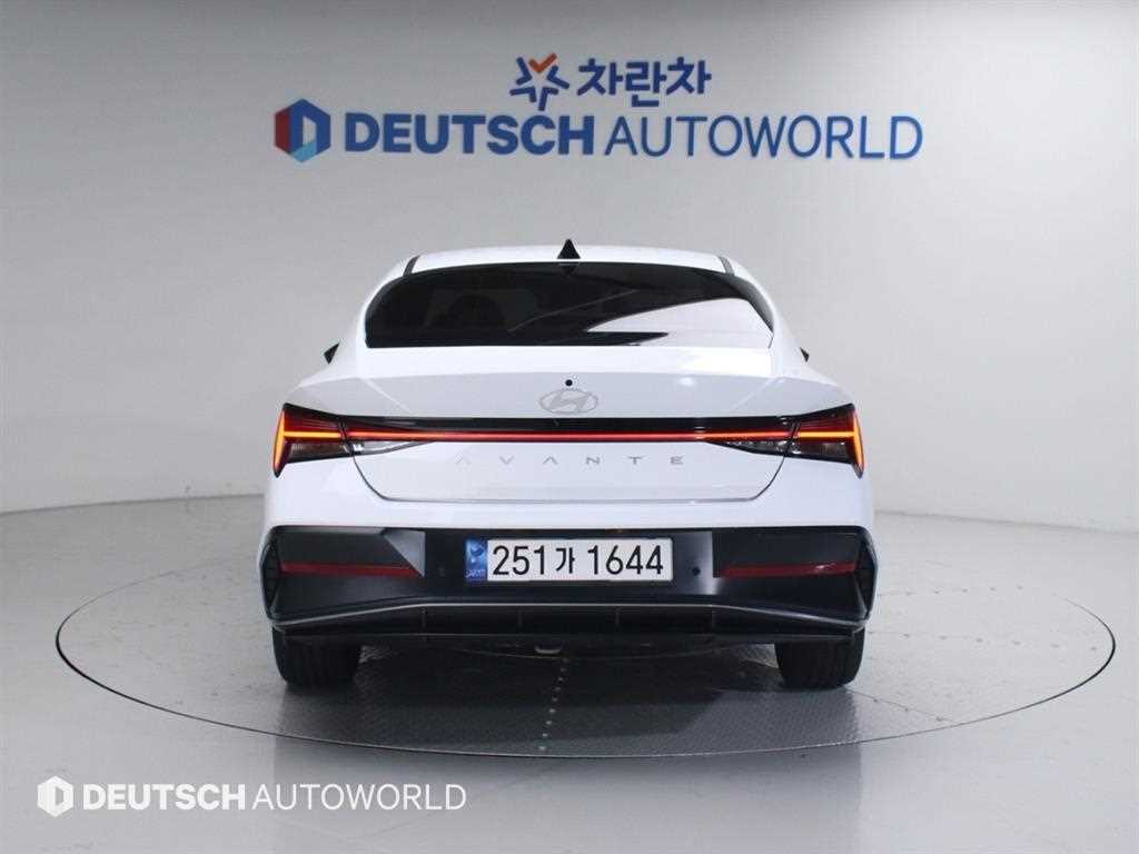 HYUNDAI Avante - Vista 4