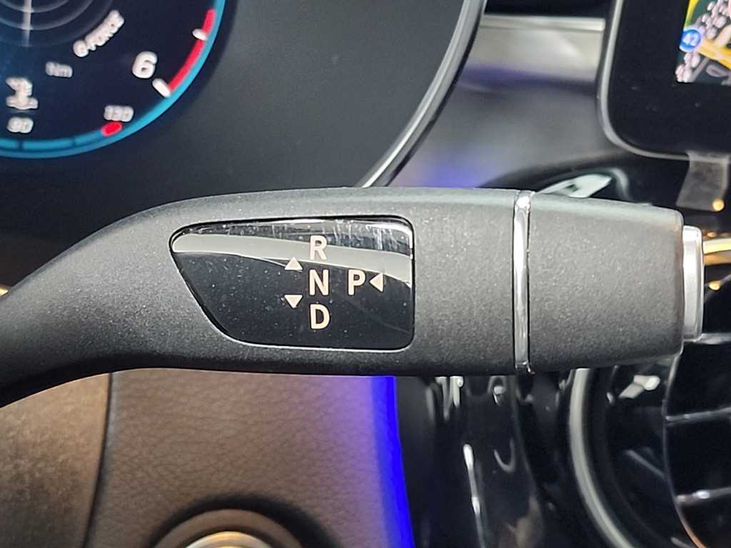 Mercedes Benz GLC Class - Vista 8