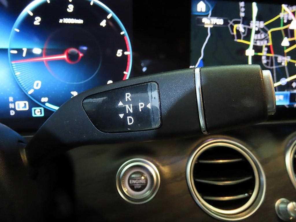 Mercedes Benz E class - Vista 12