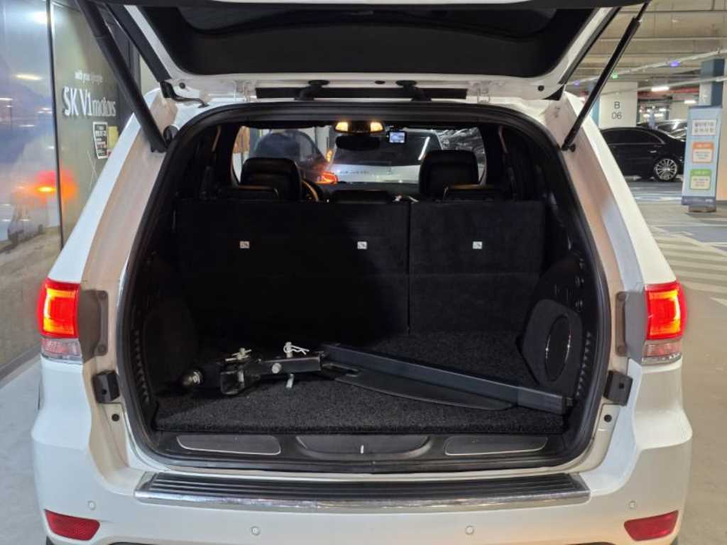 Jeep Cherokee - Vista 6