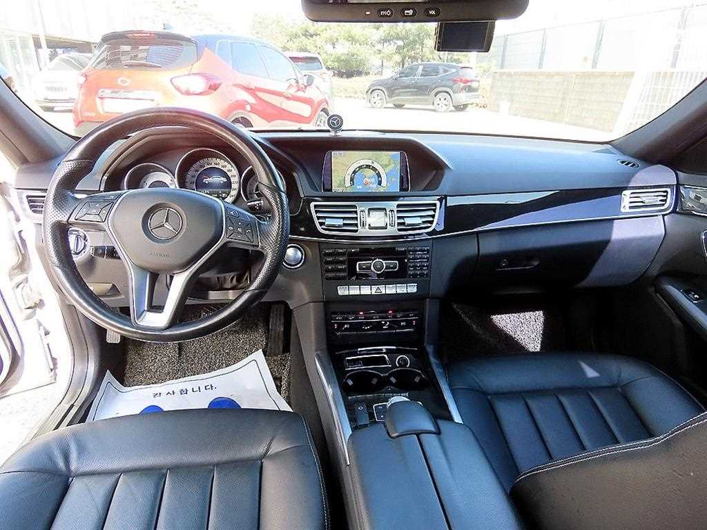 Mercedes Benz E class - Vista 7