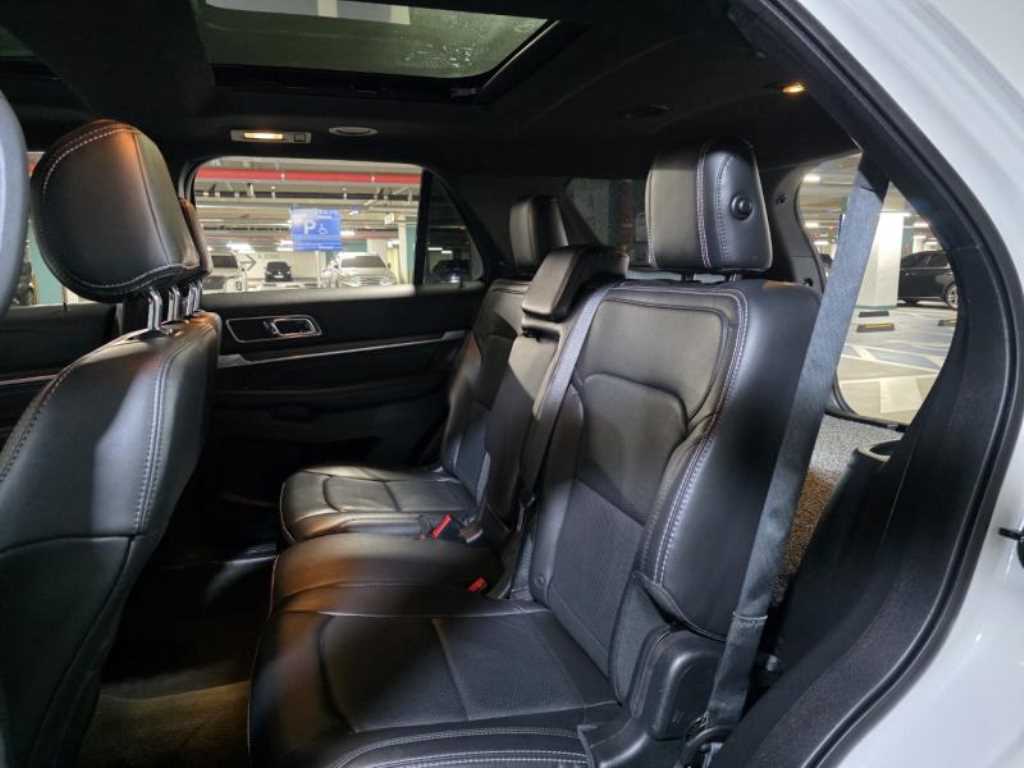 Ford Explorer - Vista 9