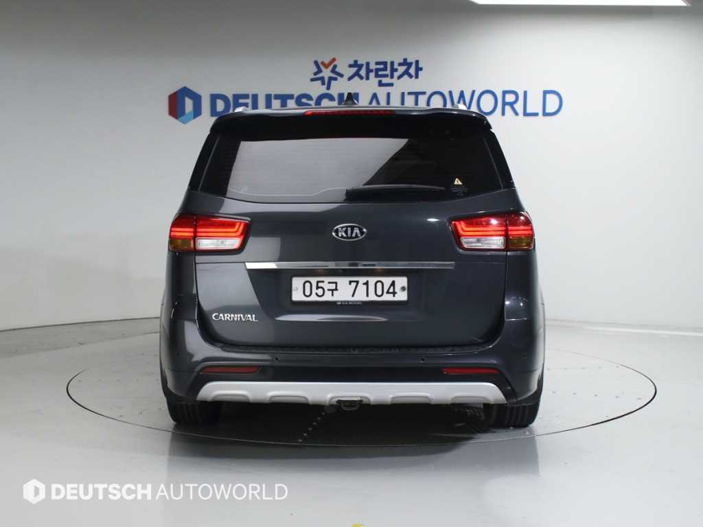 KIA Carnival - Vista 4