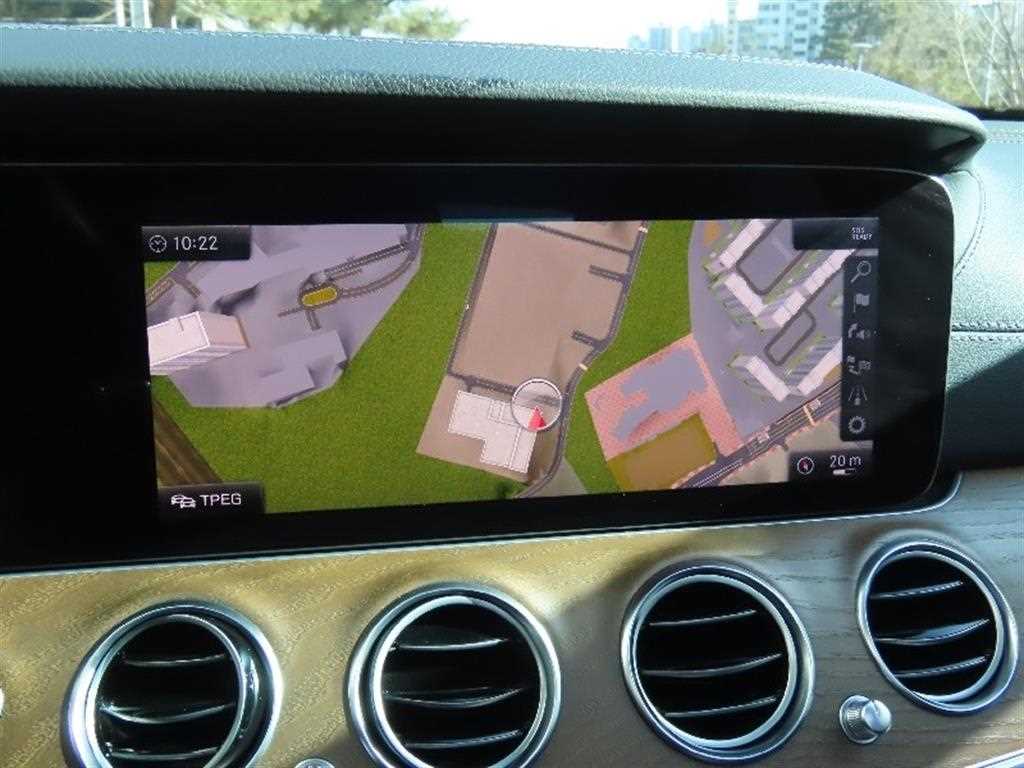 Mercedes Benz E class - Vista 8