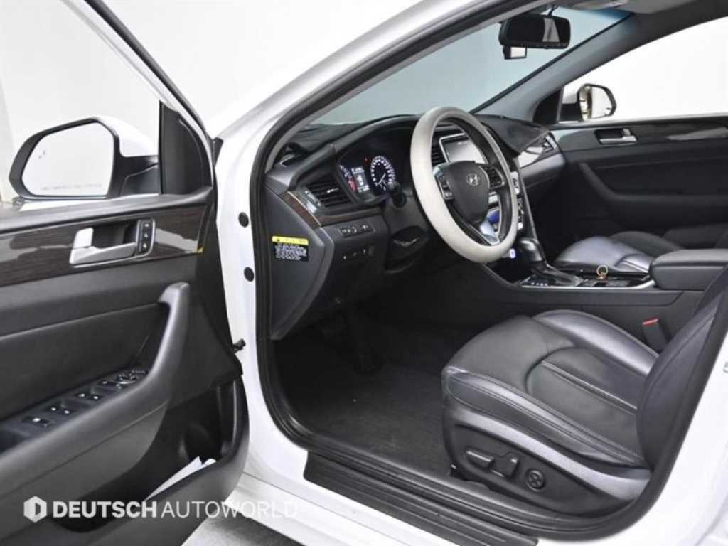 HYUNDAI Sonata - Vista 12