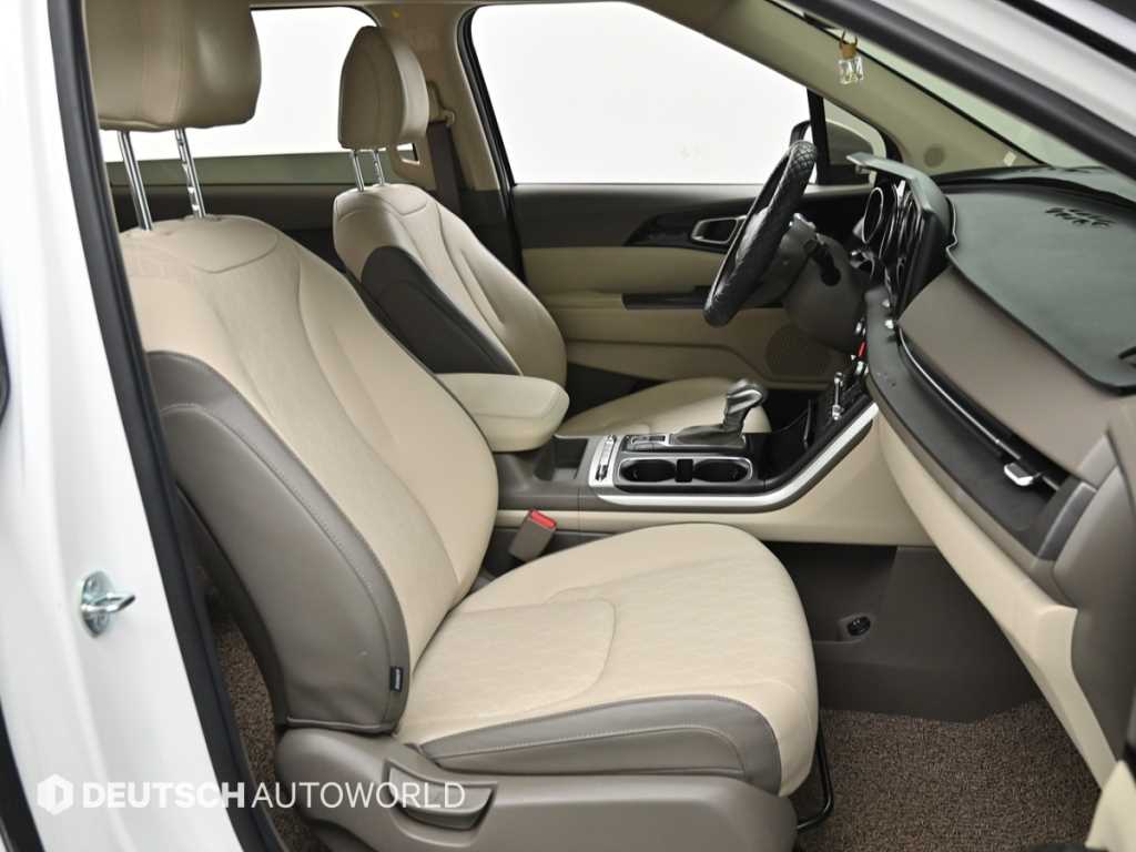 KIA Carnival - Vista 10