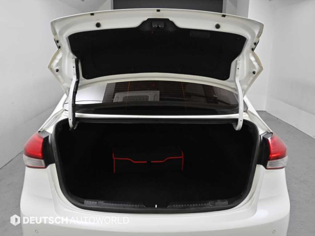 KIA K3 2017 Blanco - Importación desde Corea - HF Imports Iquique - Foto 20