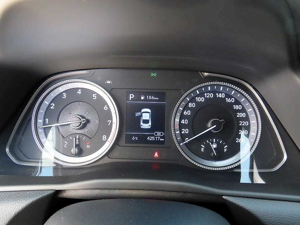 HYUNDAI Sonata - Vista 9