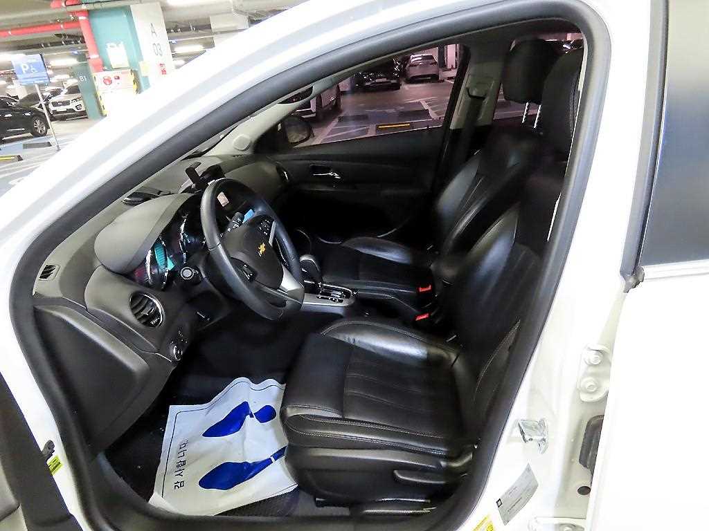 Chevrolet Cruise - Vista 6