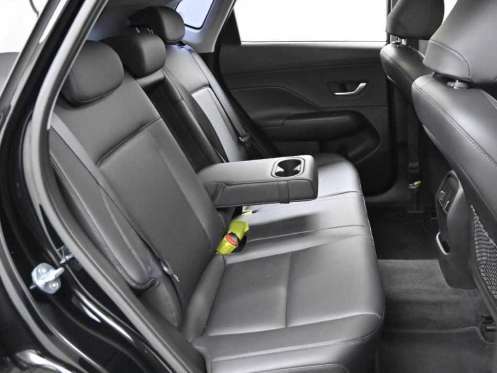 HYUNDAI Kona - Vista 12