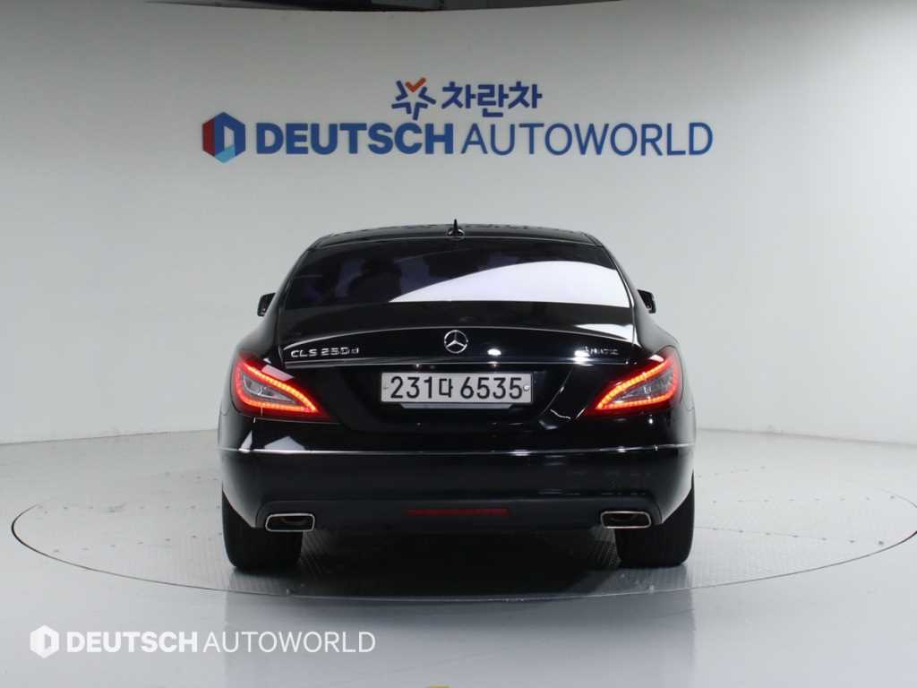 Mercedes Benz CLS Class - Vista 3