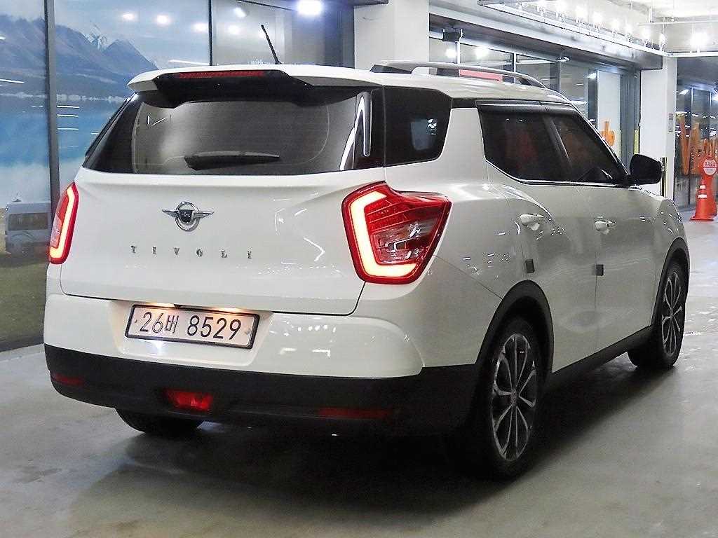 Ssangyong Tivoli - Vista 4