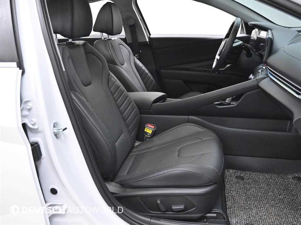 HYUNDAI Avante - Vista 10