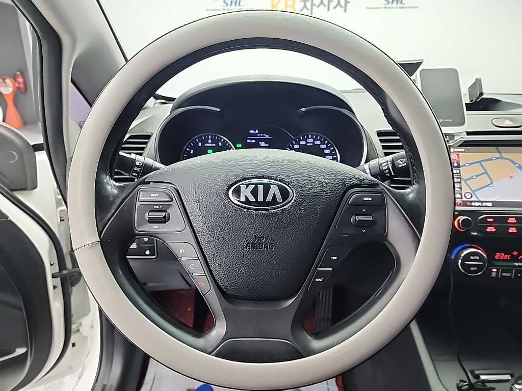 KIA K3 - Vista 9