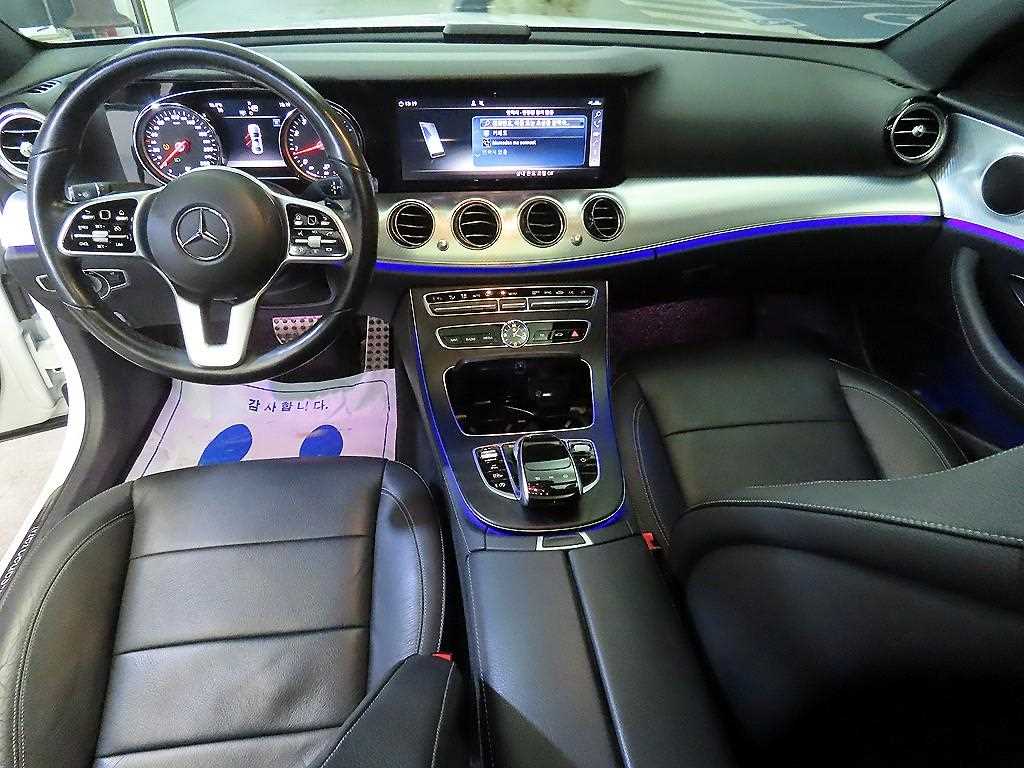 Mercedes Benz E class - Vista 10