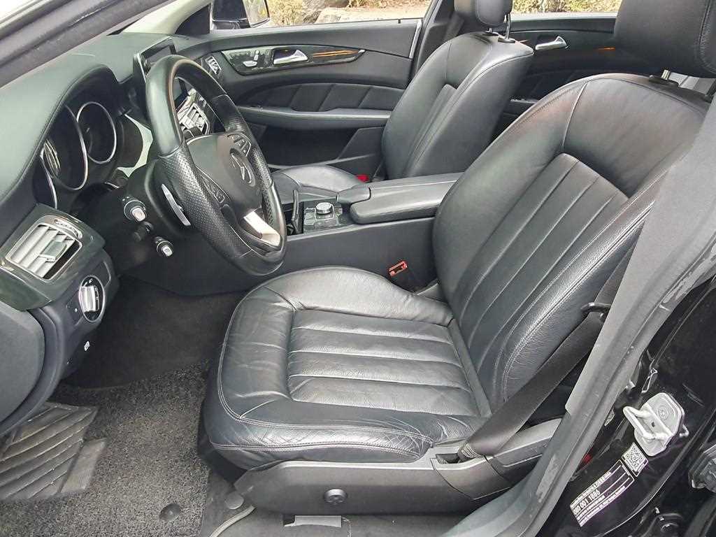 Mercedes Benz CLS Class - Vista 7