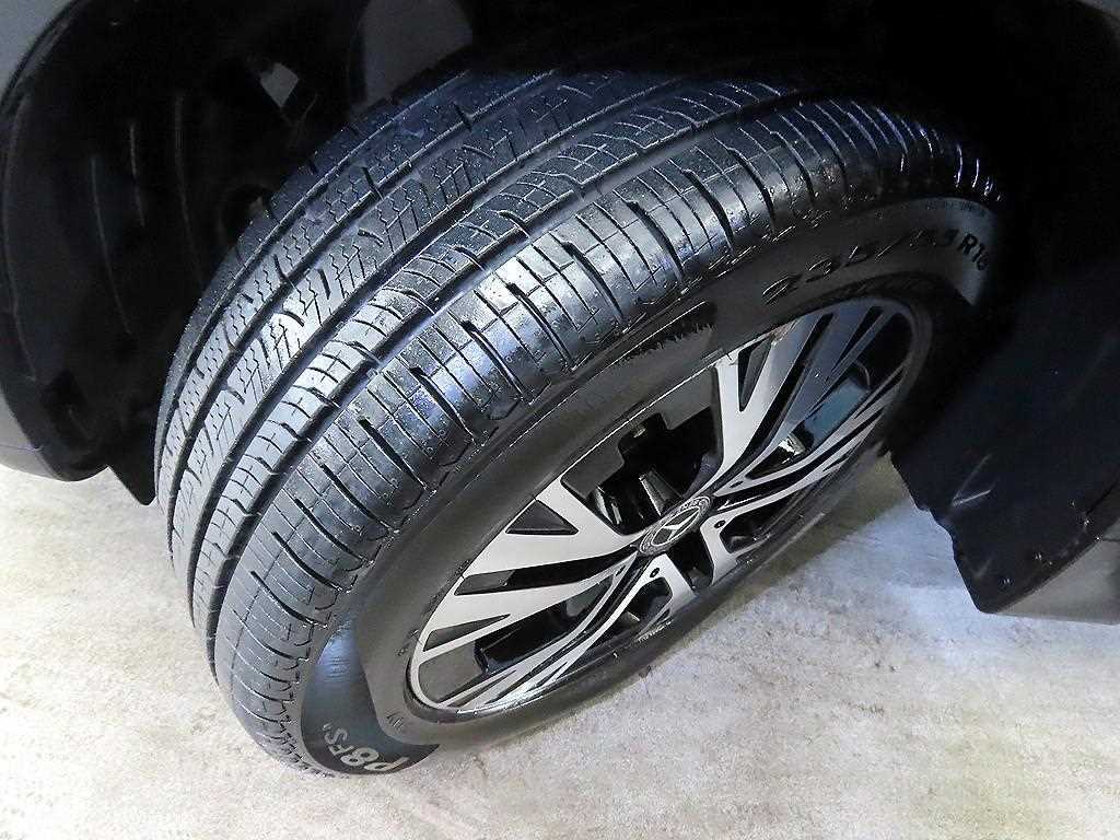 Mercedes Benz GLB Class - Vista 2