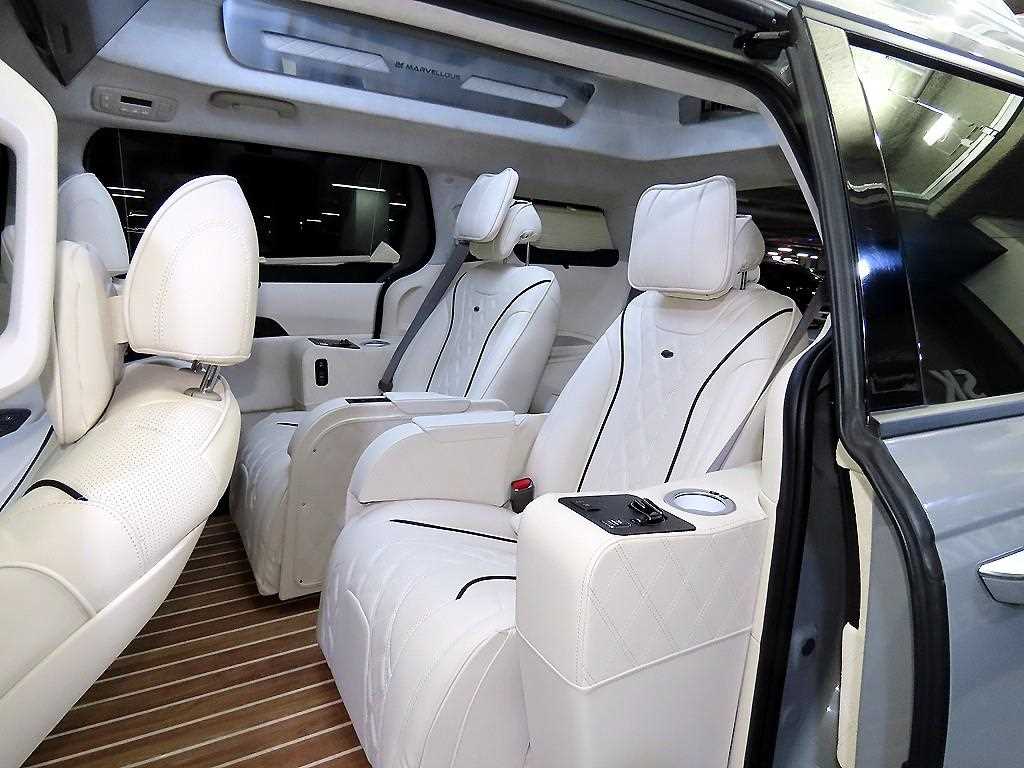 KIA Carnival - Vista 7