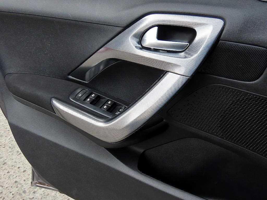 Peugeot 2008 - Vista 11