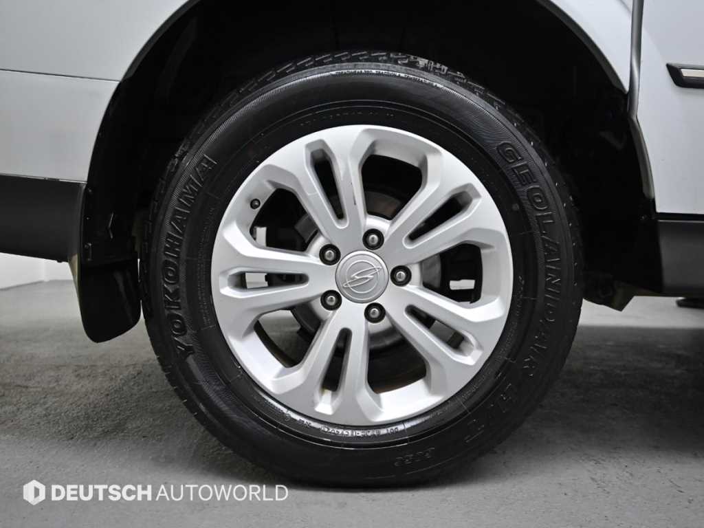 Ssangyong Korando - Vista 5