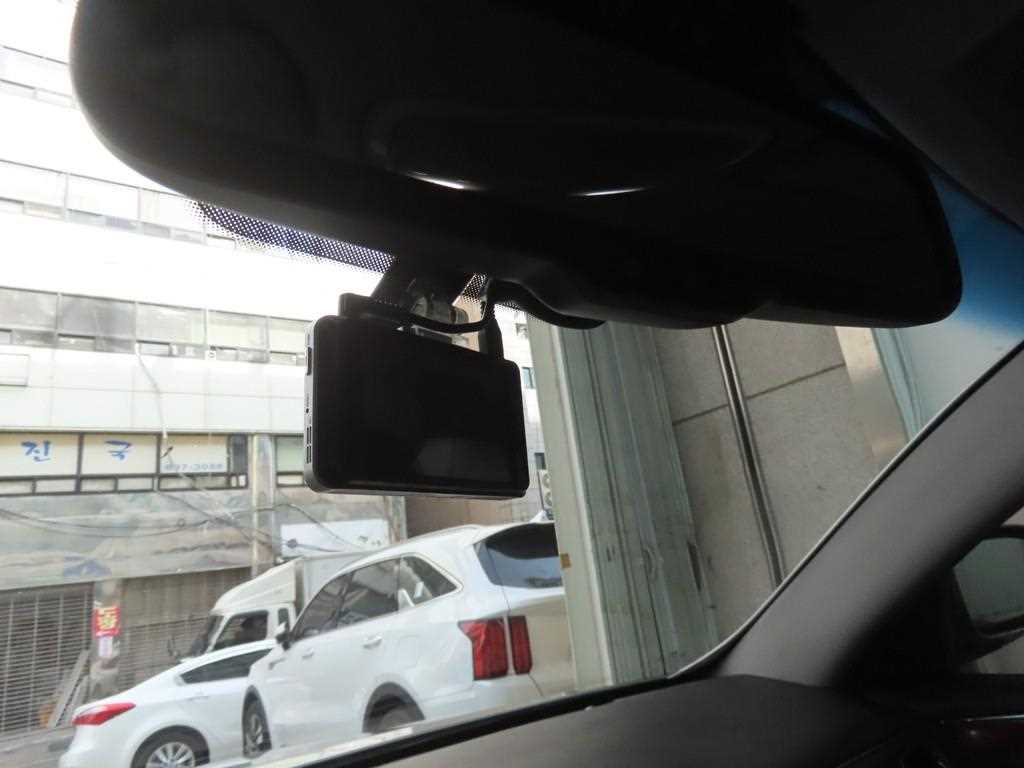 HYUNDAI Genesis - Vista 11