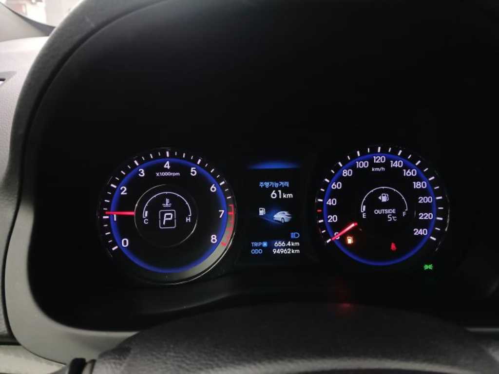 HYUNDAI i40 - Vista 9