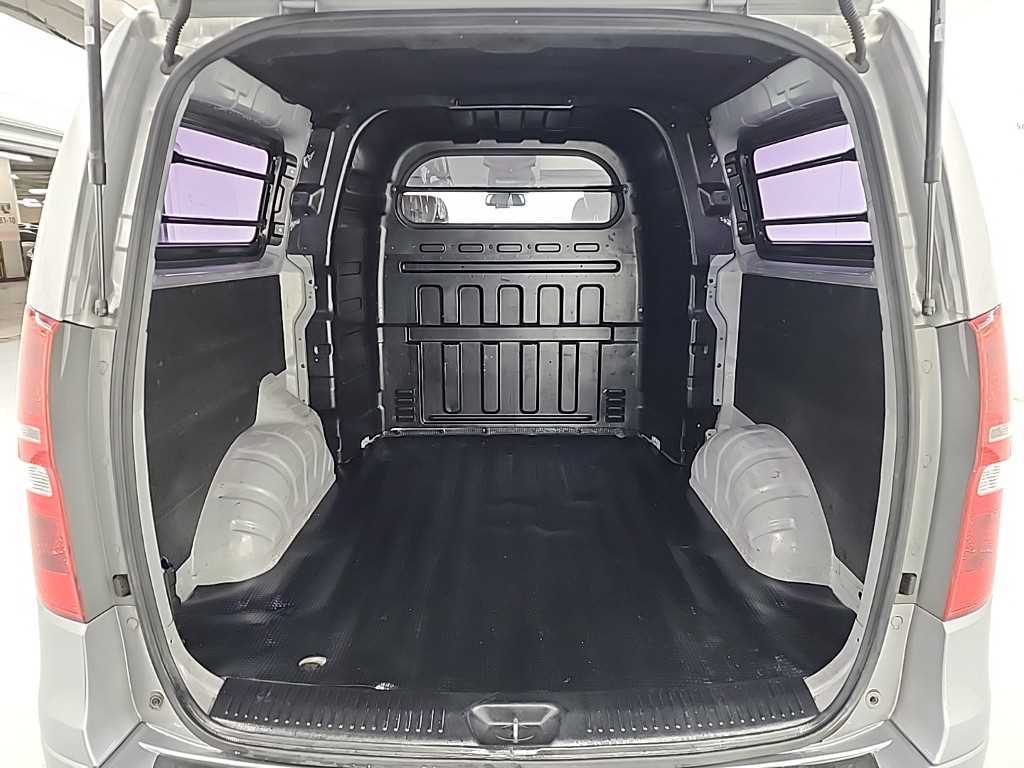 HYUNDAI Starex 2014 Plateado - Importación desde Corea - HF Imports Iquique - Foto 18