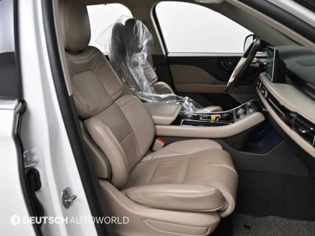 Lincoln Aviator - Vista 10