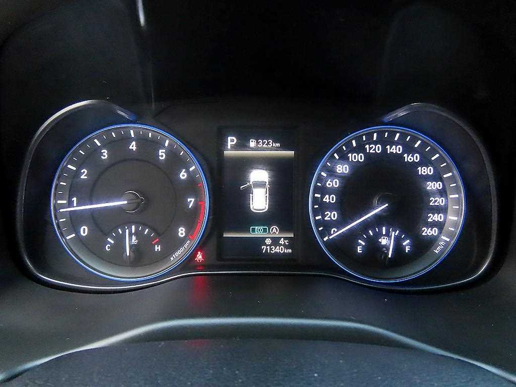 HYUNDAI Kona - Vista 9