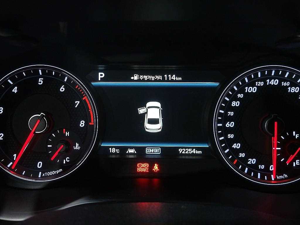 Genesis G70 - Vista 10