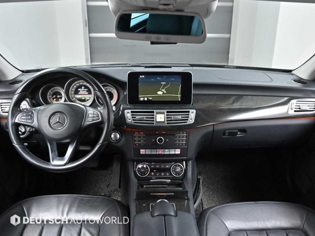 Mercedes Benz CLS Class - Vista 8