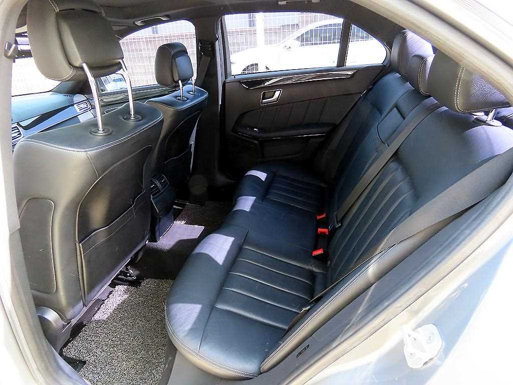 Mercedes Benz E class - Vista 6