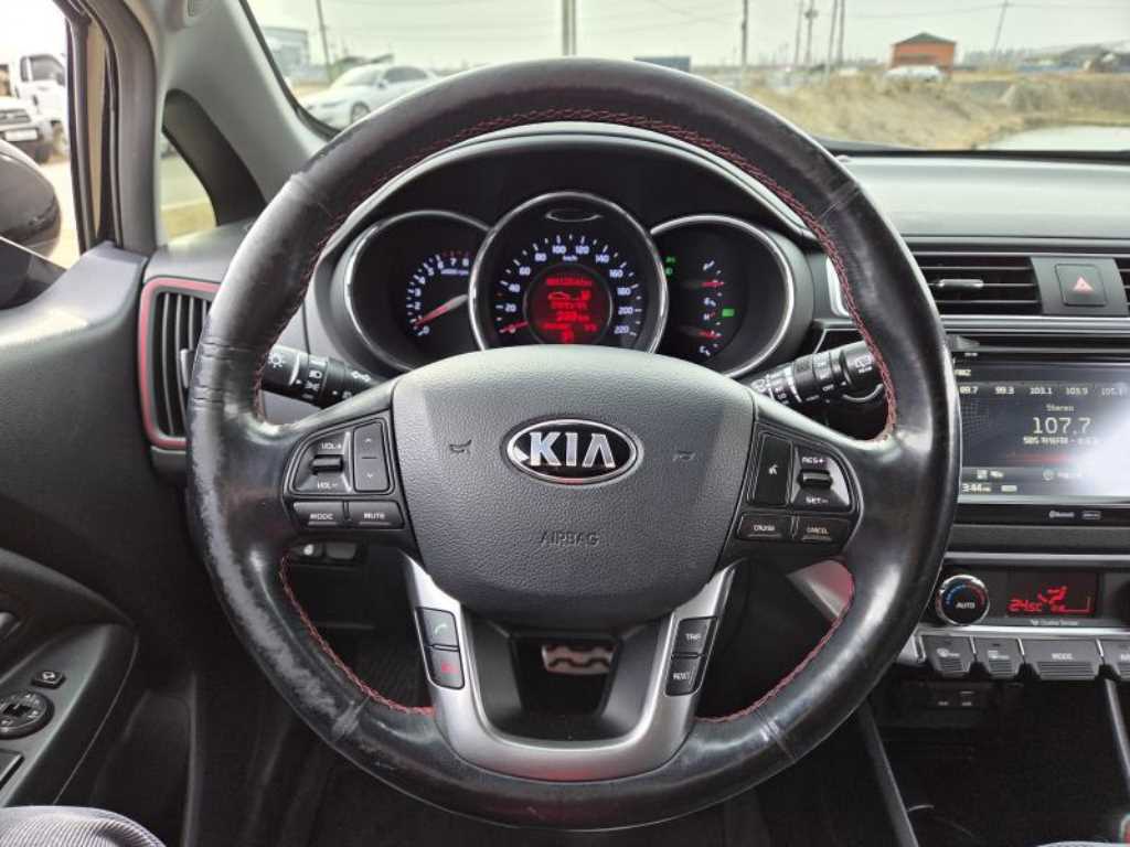 KIA Pride 2015 - Importación desde Corea - HF Imports Iquique - Foto 14