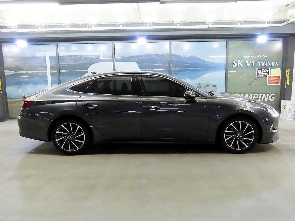 HYUNDAI Sonata - Vista 3