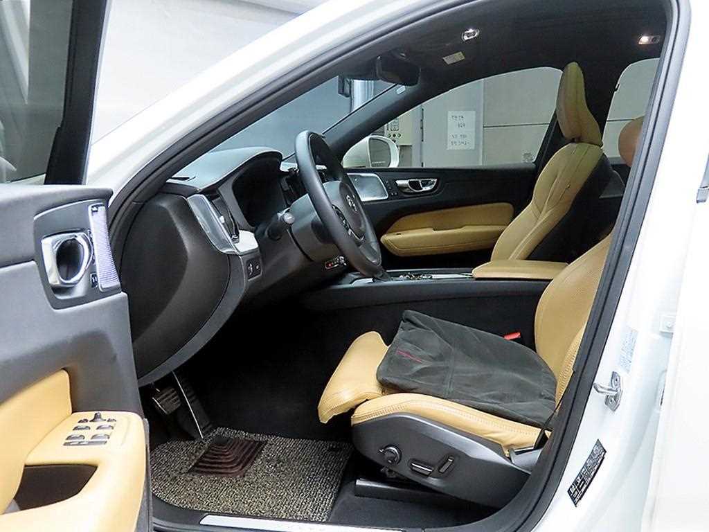 Volvo XC60 - Vista 5