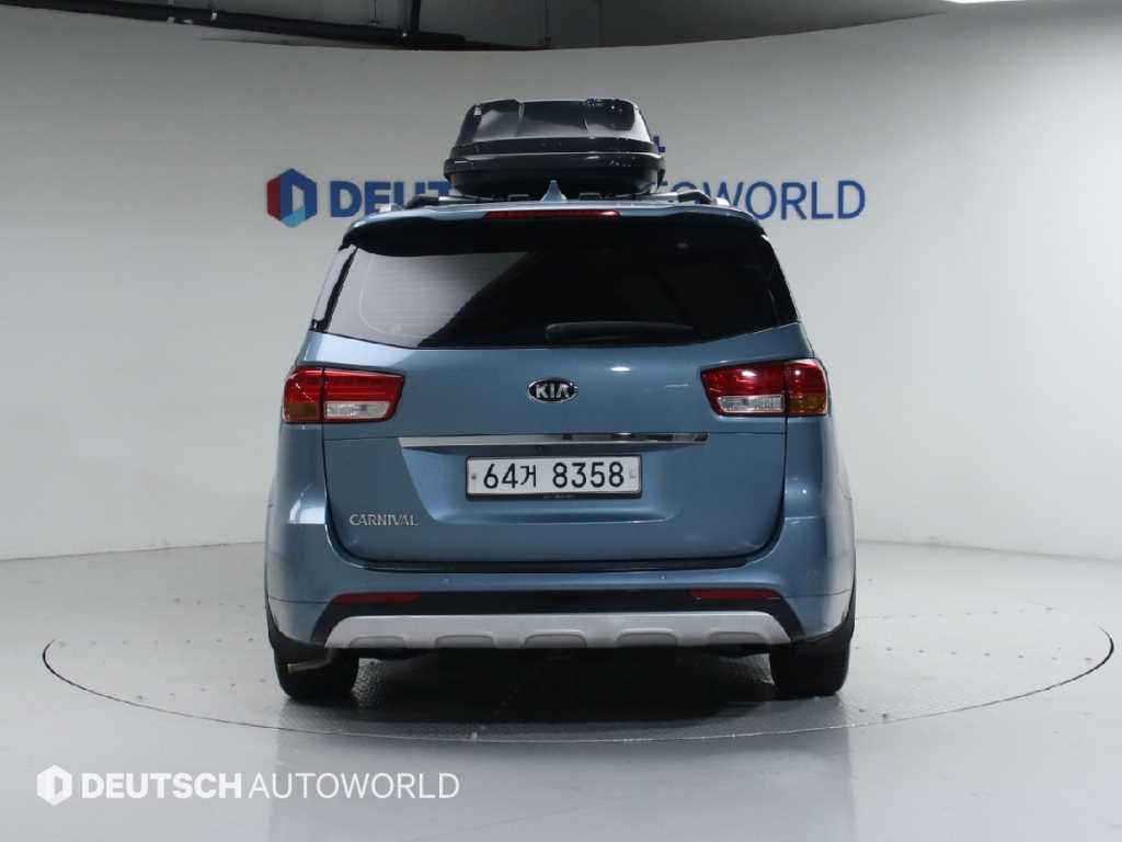 KIA Carnival - Vista 4