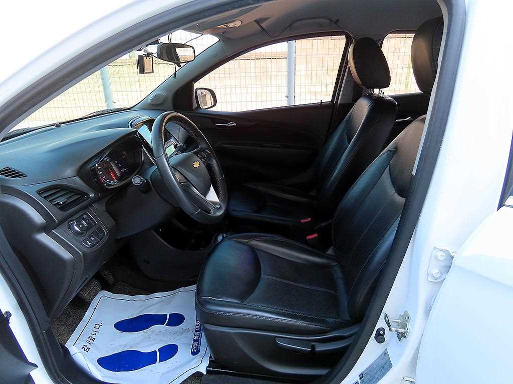 Chevrolet Spark - Vista 5