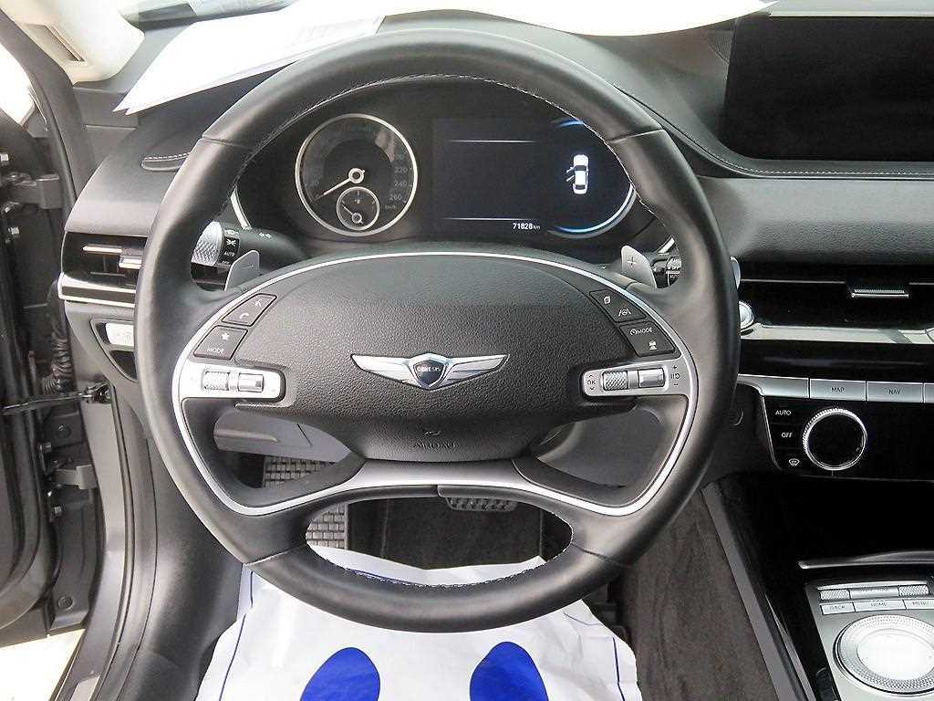 Genesis G80 - Vista 10