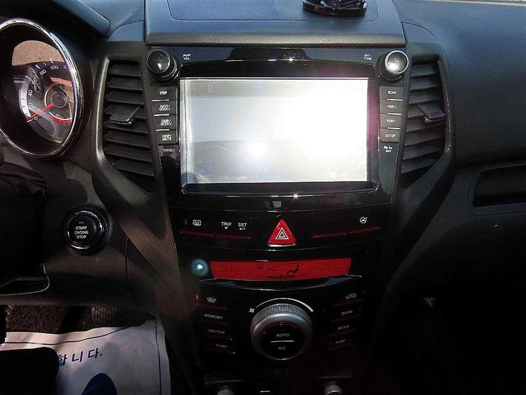 Ssangyong Tivoli 2017 Blanco - Importación desde Corea - HF Imports Iquique - Foto 14