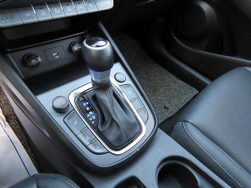 HYUNDAI Kona - Vista 10