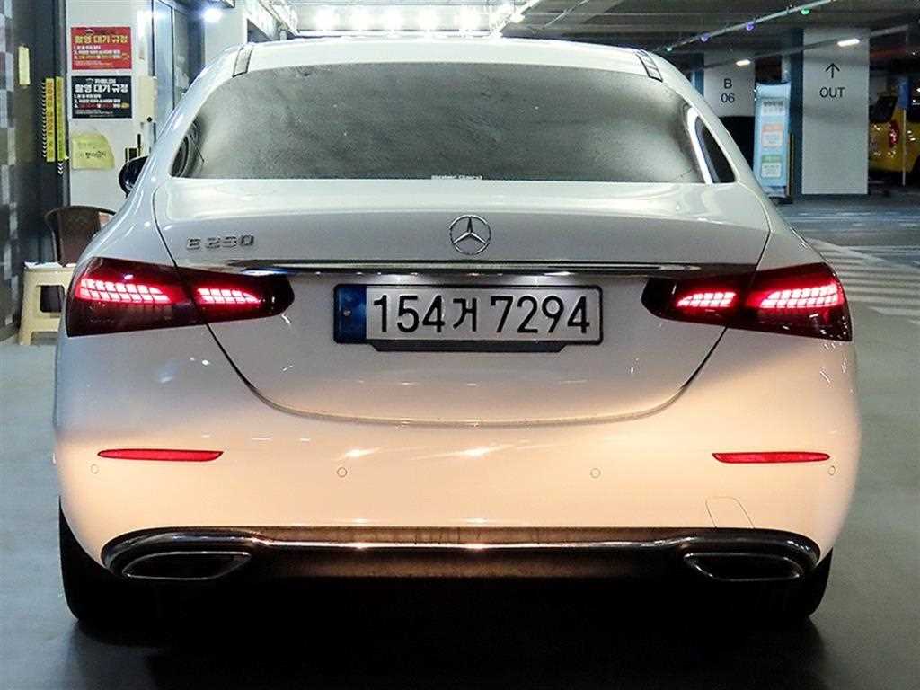 Mercedes Benz E class - Vista 5