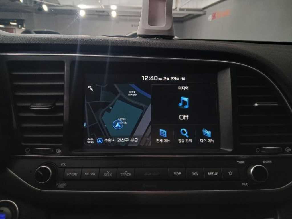 HYUNDAI Avante - Vista 12