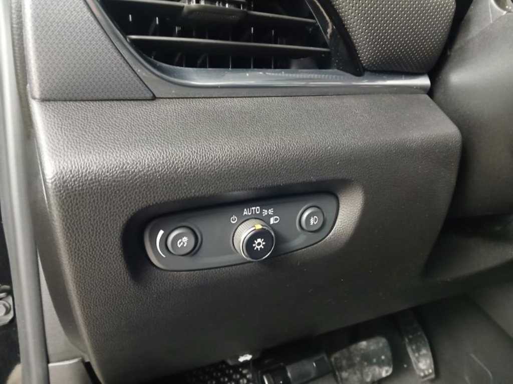 Chevrolet Travers - Vista 11